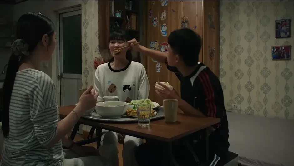 Bước chân vào đời - Tập 21: Thương suy sụp sau khi chia tay Bước chân vào đời - Tập 21: Thương suy sụp sau khi chia tay
