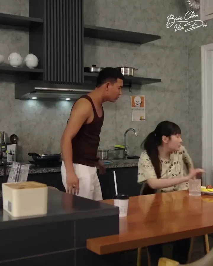 Bước chân vào đời - Tập 32: Trang có bầu, Hưng xung phong 'đổ vỏ' Bước chân vào đời - Tập 32: Trang có bầu, Hưng xung phong 'đổ vỏ'