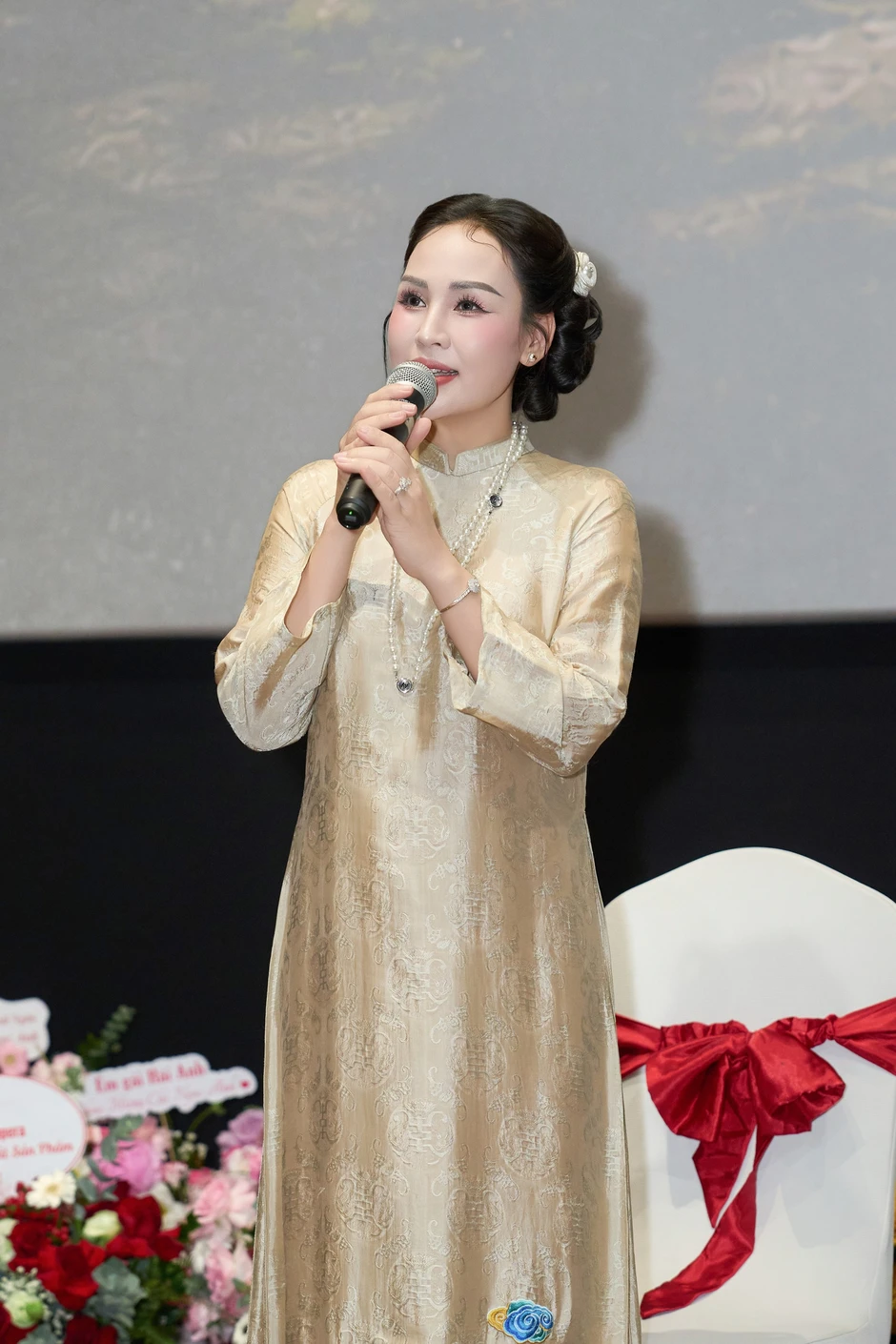 Ca khúc khiến Đặng Ngọc Anh và cô giáo Nguyễn Khánh Ly "từ mặt" nhau 2 lần Ca khúc khiến Đặng Ngọc Anh và cô giáo Nguyễn Khánh Ly "từ mặt" nhau 2 lần
