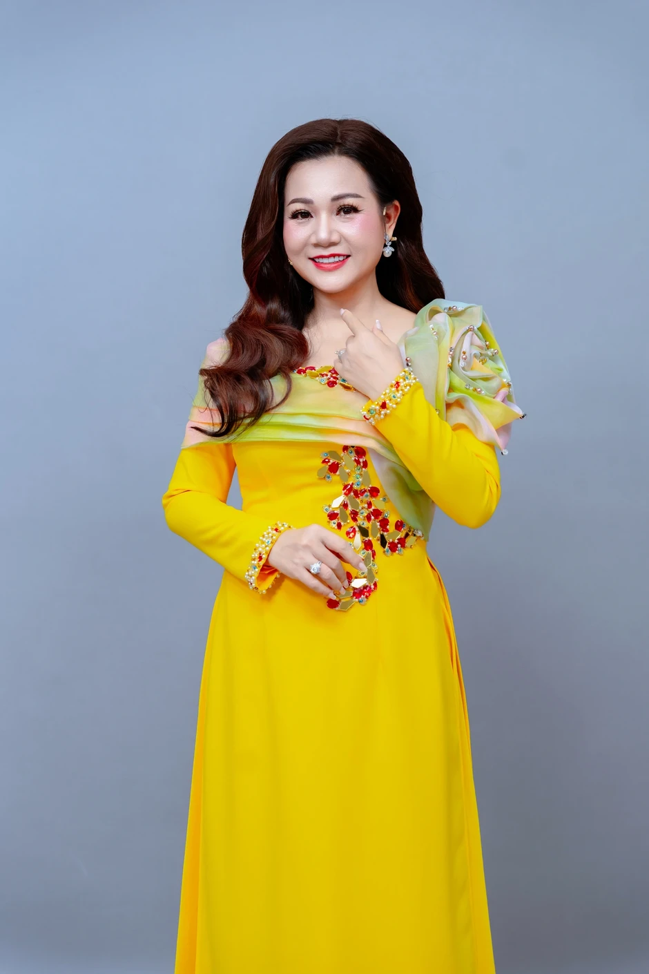 Ca sĩ bolero Dương Hồng Loan trải lòng về nghề, lên tiếng chuyện nghỉ hưu Ca sĩ bolero Dương Hồng Loan trải lòng về nghề, lên tiếng chuyện nghỉ hưu