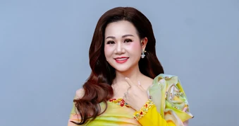 Ca sĩ bolero Dương Hồng Loan trải lòng về nghề, lên tiếng chuyện nghỉ hưu
