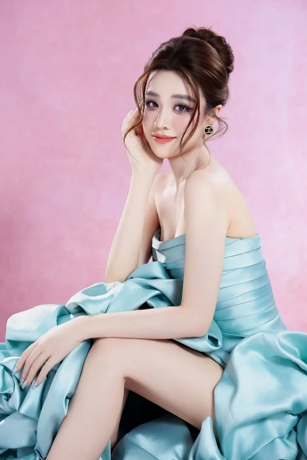 Ca sĩ bolero hát tiệc cưới cát sê 5 triệu, 'khủng hoảng' vì tình yêu 'độc hại' Ca sĩ bolero hát tiệc cưới cát sê 5 triệu, 'khủng hoảng' vì tình yêu 'độc hại'
