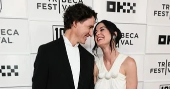 Ca sĩ gợi cảm Katy Perry e ấp bên bạn trai, cựu Thủ tướng Justin Trudeau