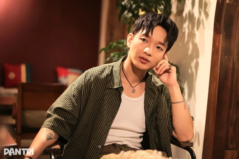 Ca sĩ Hoàng Dũng bất ngờ tiết lộ đã lấy vợ 6 năm trước Ca sĩ Hoàng Dũng bất ngờ tiết lộ đã lấy vợ 6 năm trước