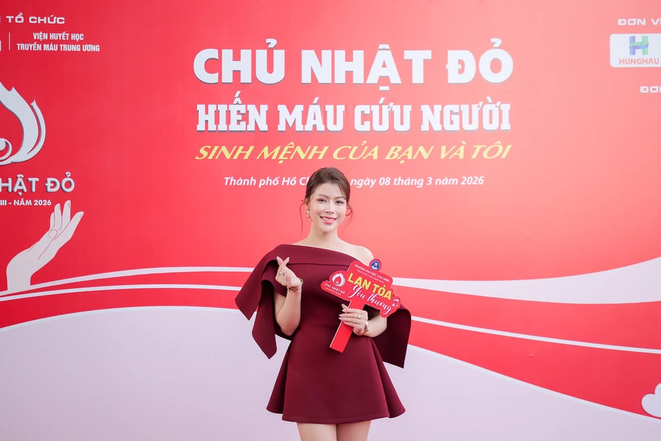 Ca sĩ Lưu Hiền Trinh, quán quân Ngọc Ánh, Duyên Quỳnh hát trước 5.000 người Ca sĩ Lưu Hiền Trinh, quán quân Ngọc Ánh, Duyên Quỳnh hát trước 5.000 người