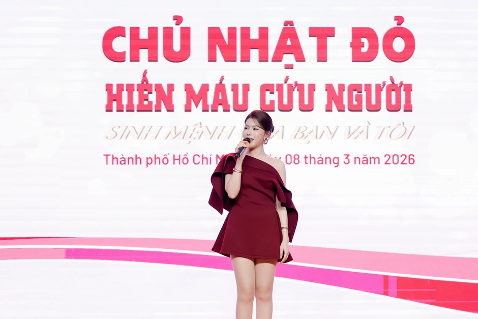 Ca sĩ Lưu Hiền Trinh, quán quân Ngọc Ánh, Duyên Quỳnh hát trước 5.000 người Ca sĩ Lưu Hiền Trinh, quán quân Ngọc Ánh, Duyên Quỳnh hát trước 5.000 người