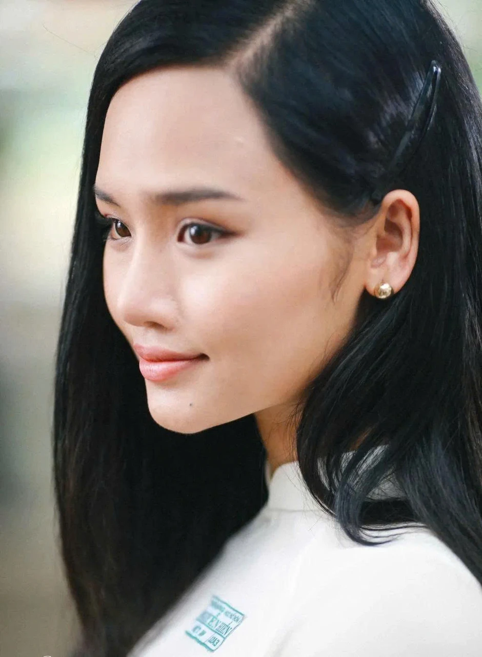 Ca sĩ Miu Lê bị bắt quả tang dùng ma túy: Ca 'lạ' showbiz, đời tư nổi cộm Ca sĩ Miu Lê bị bắt quả tang dùng ma túy: Ca 'lạ' showbiz, đời tư nổi cộm