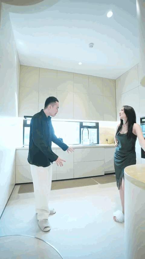Ca sĩ Việt 34 tuổi làm mẹ đơn thân, sống cùng con gái trong penthouse 214m² Ca sĩ Việt 34 tuổi làm mẹ đơn thân, sống cùng con gái trong penthouse 214m²