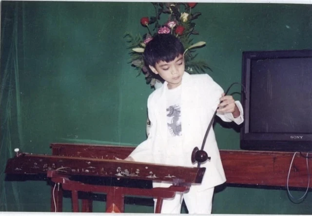 Ca sĩ Việt hát 5 bài nhận 2 tỷ đồng: 5 tuổi đã đi diễn quốc tế, doanh thu phim concert cao nhất mọi thời đại Ca sĩ Việt hát 5 bài nhận 2 tỷ đồng: 5 tuổi đã đi diễn quốc tế, doanh thu phim concert cao nhất mọi thời đại