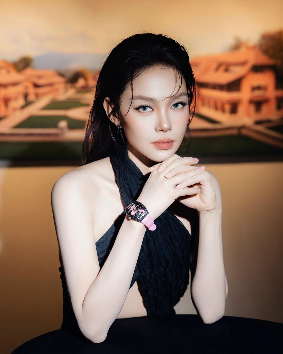 Ca sĩ Việt ngồi vài phút đút túi cả tỷ đồng, lấy chồng đại gia được cưng như bà hoàng Ca sĩ Việt ngồi vài phút đút túi cả tỷ đồng, lấy chồng đại gia được cưng như bà hoàng