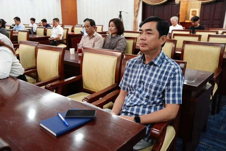 Cán bộ, đảng viên phải nêu gương về đạo đức, văn hóa Cán bộ, đảng viên phải nêu gương về đạo đức, văn hóa