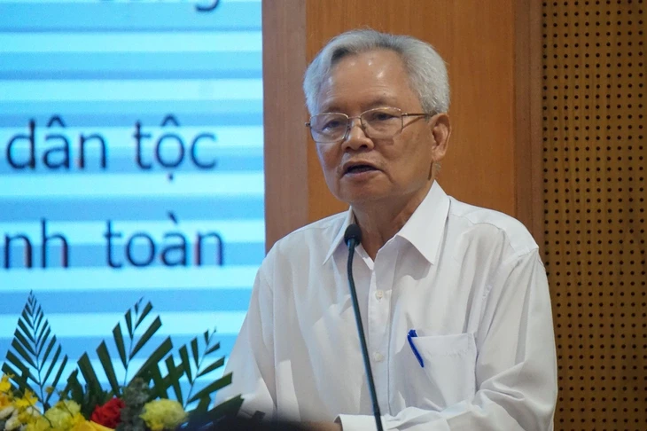 Cán bộ, đảng viên phải nêu gương về đạo đức, văn hóa Cán bộ, đảng viên phải nêu gương về đạo đức, văn hóa