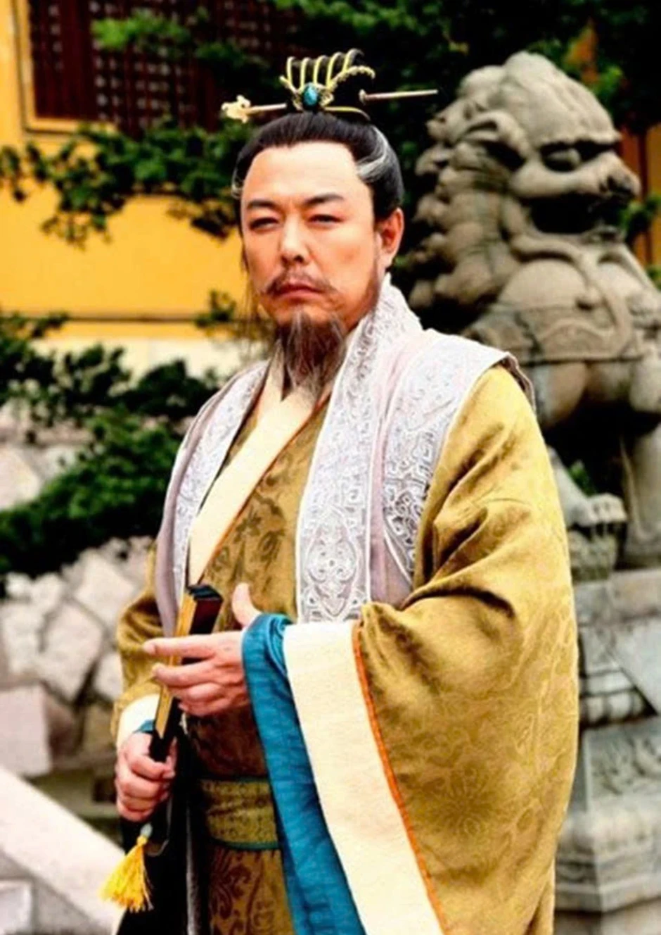 'Càn Long' Trương Thiết Lâm phải ngồi xe lăn ở tuổi 69 'Càn Long' Trương Thiết Lâm phải ngồi xe lăn ở tuổi 69