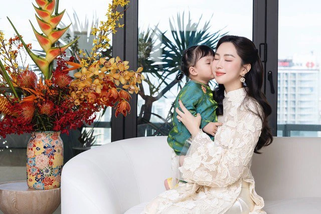 Căn nhà hơn 300m2 của vợ chồng Hoa hậu Đặng Thu Thảo Căn nhà hơn 300m2 của vợ chồng Hoa hậu Đặng Thu Thảo