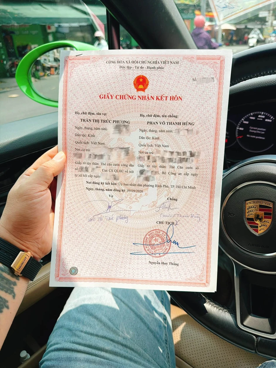 Cặp đôi ca sĩ Vbiz - CE0 là mẹ đơn thân 3 con thông báo đăng ký kết hôn Cặp đôi ca sĩ Vbiz - CE0 là mẹ đơn thân 3 con thông báo đăng ký kết hôn