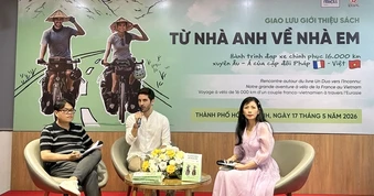Cặp đôi Pháp - Việt kể chuyện đi xe đạp xuyên Âu - Á