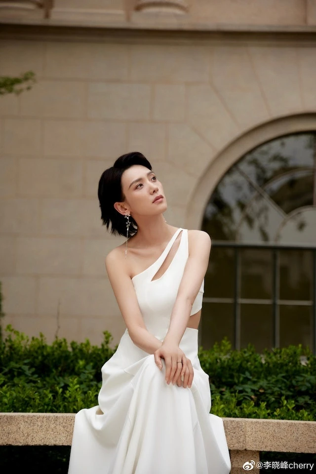 Cặp đôi "trai 1 đời vợ, gái 1 đời chồng showbiz" chia tay: "Bố chồng tương lai" lỡ miệng nửa câu, nhà gái giữa đêm dứt khoát đoạn tuyệt