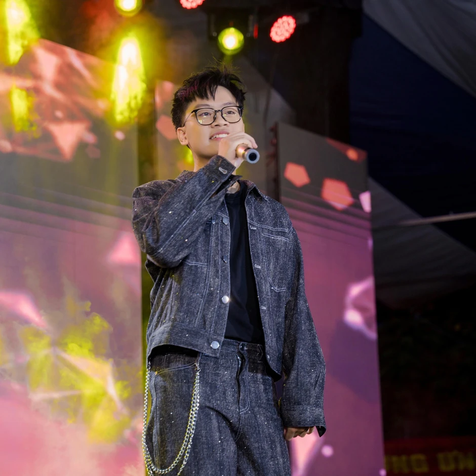 Cậu bé 12 tuổi hát bolero giành quán quân 'Tuyệt đỉnh song ca nhí' giờ ra sao? Cậu bé 12 tuổi hát bolero giành quán quân 'Tuyệt đỉnh song ca nhí' giờ ra sao?