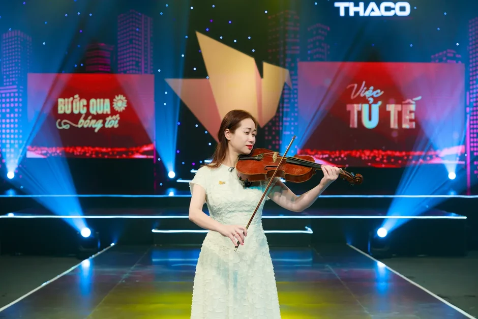 Câu chuyện về những con người không chịu đầu hàng “bóng tối” trong Việc tử tế tháng 8 Câu chuyện về những con người không chịu đầu hàng “bóng tối” trong Việc tử tế tháng 8