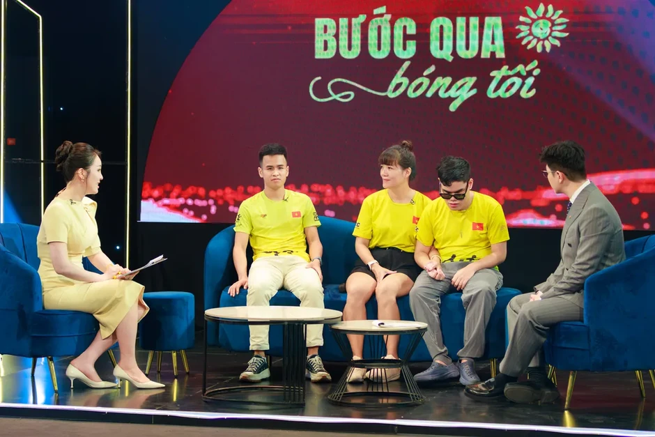 Câu chuyện về những con người không chịu đầu hàng “bóng tối” trong Việc tử tế tháng 8 Câu chuyện về những con người không chịu đầu hàng “bóng tối” trong Việc tử tế tháng 8