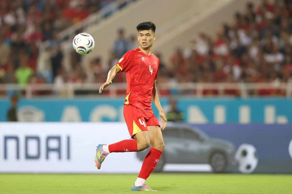 Cầu thủ tuyển Việt Nam cao gần 2 m nổi bật ở khai mạc ASIAD 2026
