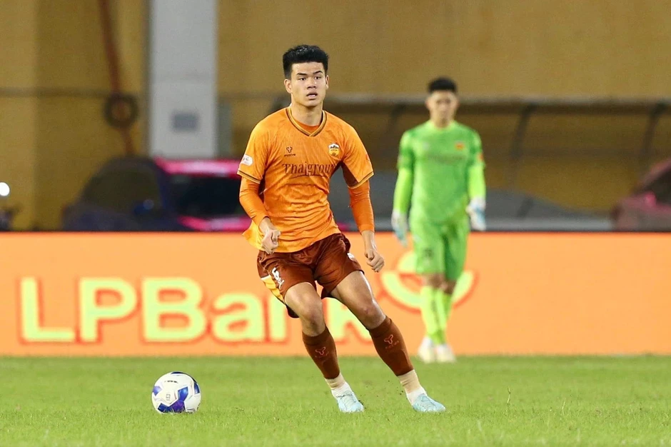 Cầu thủ tuyển Việt Nam cao gần 2 m nổi bật ở khai mạc ASIAD 2026