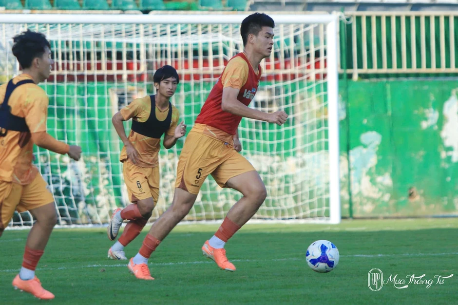 Cầu thủ tuyển Việt Nam cao gần 2 m nổi bật ở khai mạc ASIAD 2026