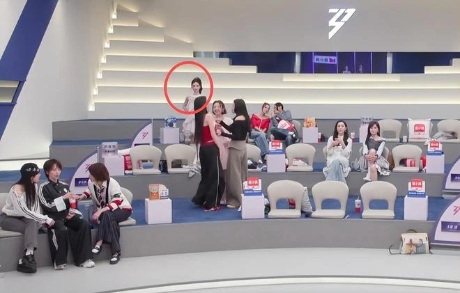 Cầu trời đừng để Trang Pháp chung team với Chị Đẹp này: Xấu tính nhất show không ai ưa, giở trò chơi bẩn với cả đồng đội Cầu trời đừng để Trang Pháp chung team với Chị Đẹp này: Xấu tính nhất show không ai ưa, giở trò chơi bẩn với cả đồng đội