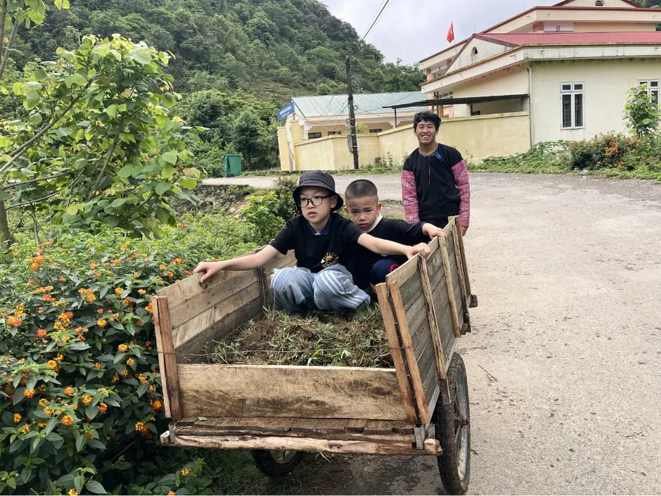 Cha con vạn dặm: Rời vùng an toàn để hiểu con hơn