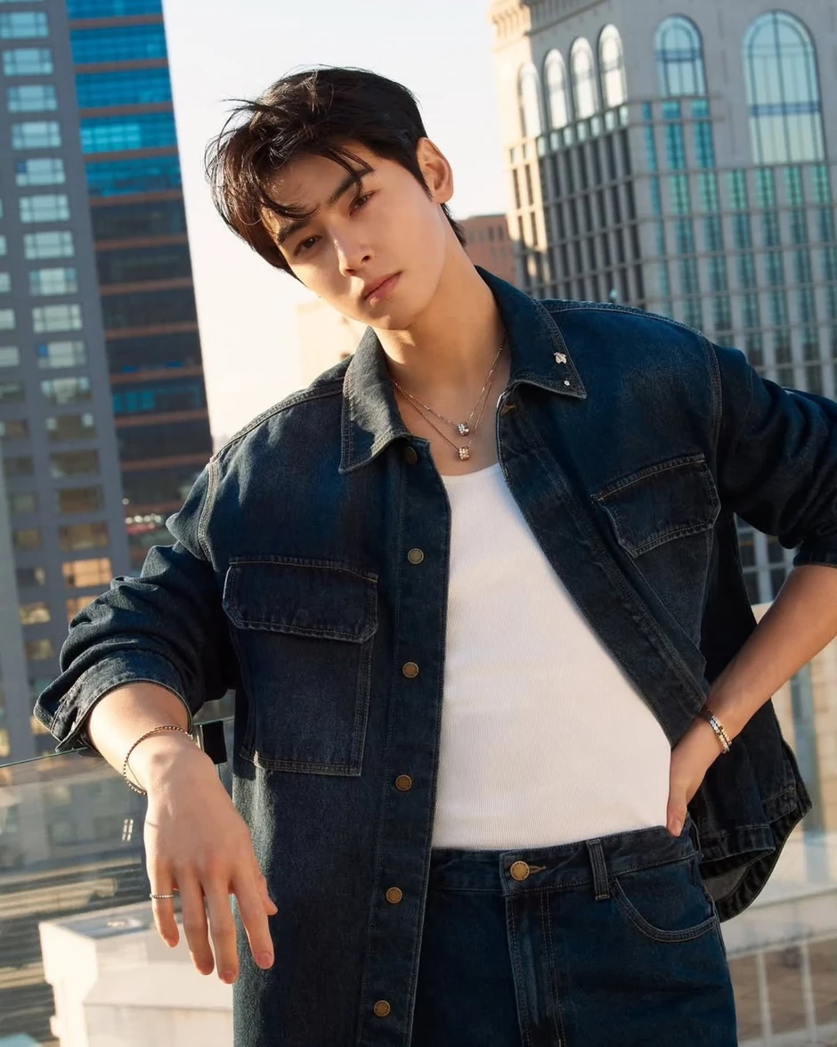 Cha Eun Woo ngang nhiên bào tiền fan giữa ồn ào trốn thuế chấn động? Cha Eun Woo ngang nhiên bào tiền fan giữa ồn ào trốn thuế chấn động?