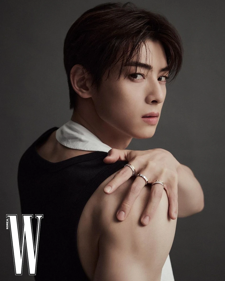 Cha Eun Woo ngang nhiên bào tiền fan giữa ồn ào trốn thuế chấn động? Cha Eun Woo ngang nhiên bào tiền fan giữa ồn ào trốn thuế chấn động?