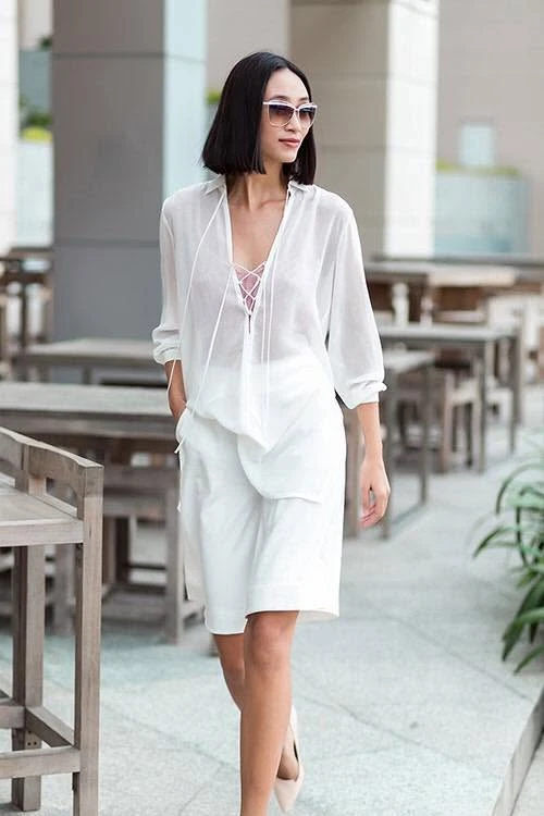 Chân dài quê Bắc Ninh từng oanh tạc sàn diễn: Nay sống kín tiếng ở Anh, làm trợ giảng hội họa Chân dài quê Bắc Ninh từng oanh tạc sàn diễn: Nay sống kín tiếng ở Anh, làm trợ giảng hội họa