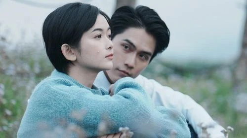 Chàng trai số hưởng nhất Vbiz đây rồi: Cả Hoa hậu lẫn Triệu Lệ Dĩnh Việt Nam si mê, biết chọn ai bây giờ?