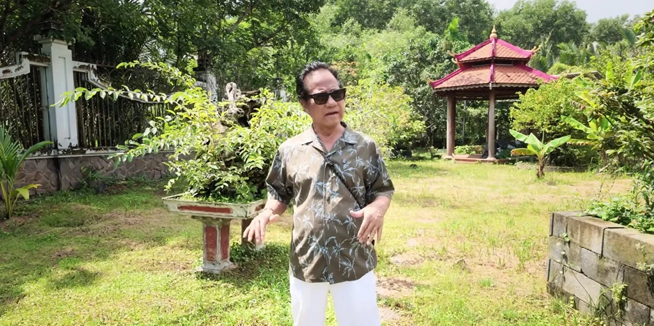 Chế Linh về nước 2 lần trong năm, tới thẳng cơ ngơi của Hoài Linh ở TP.HCM Chế Linh về nước 2 lần trong năm, tới thẳng cơ ngơi của Hoài Linh ở TP.HCM