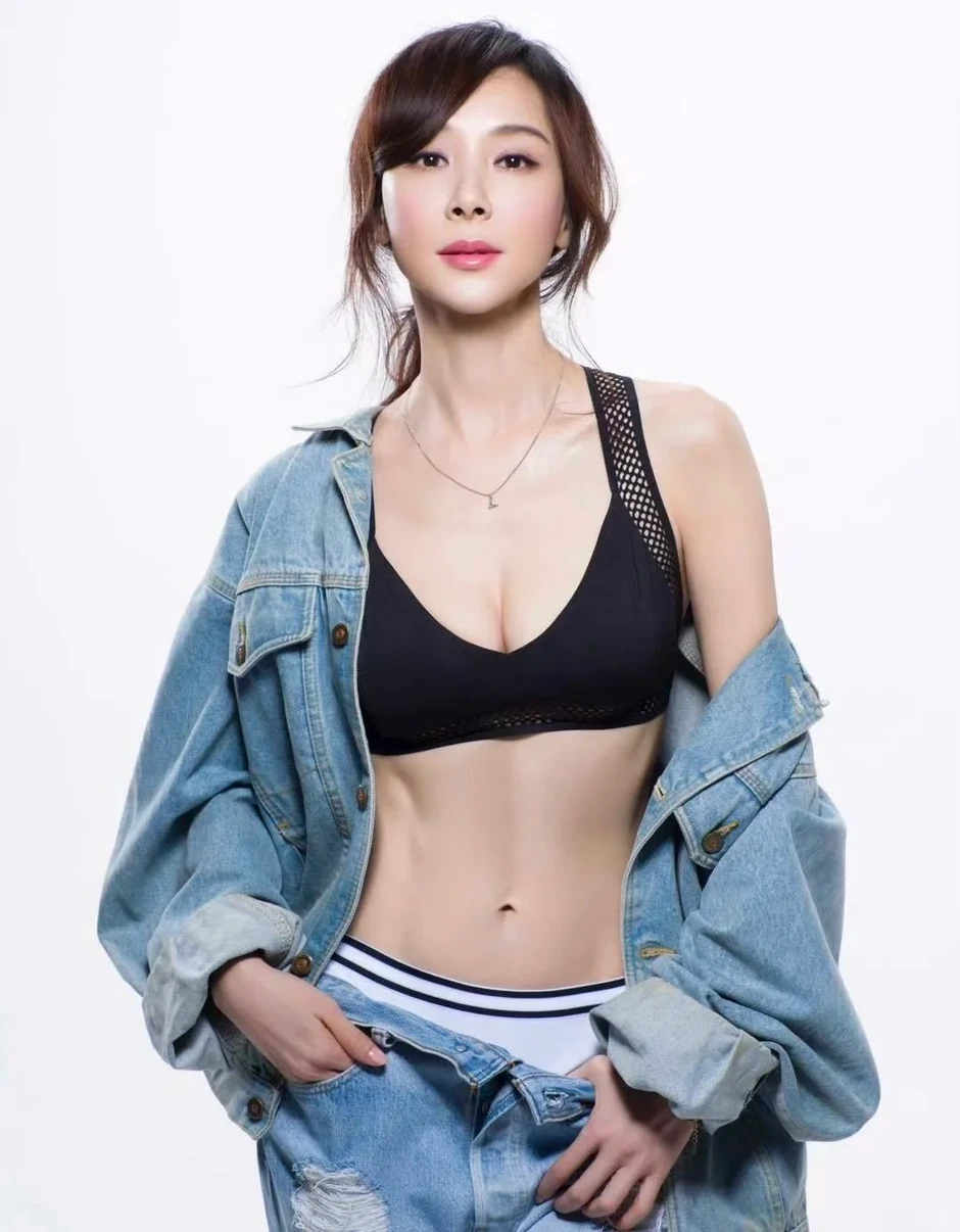 Chị Đẹp là đối thủ khiến Trang Pháp phải e dè: Visual như vàng như ngọc đến Lưu Diệc Phi còn thua, từng nát tan vì 14 người đàn ông Chị Đẹp là đối thủ khiến Trang Pháp phải e dè: Visual như vàng như ngọc đến Lưu Diệc Phi còn thua, từng nát tan vì 14 người đàn ông
