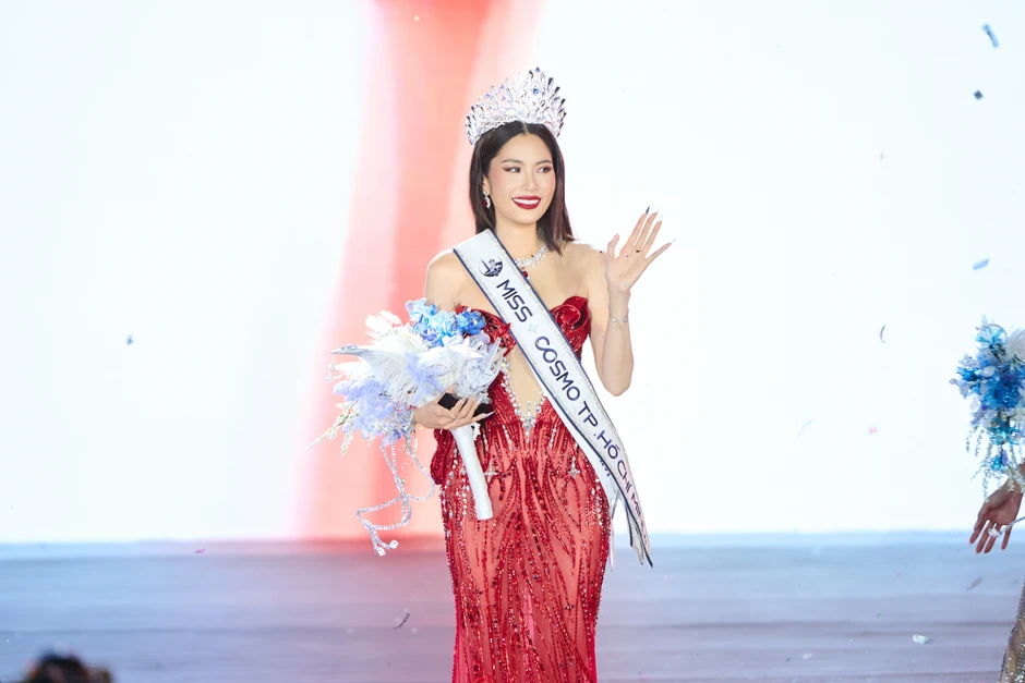 Chị em Lệ Nam - Nam Em giành Hoa khôi, Á khôi Hoàn vũ TPHCM gây tranh luận Chị em Lệ Nam - Nam Em giành Hoa khôi, Á khôi Hoàn vũ TPHCM gây tranh luận