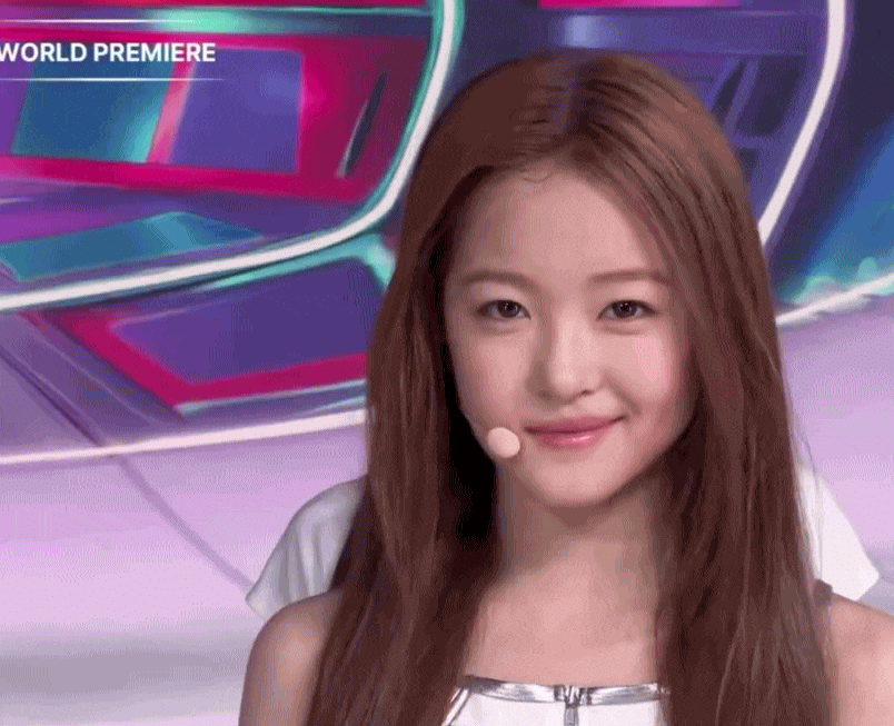 Chỉ mới 13 tuổi mà ca sĩ này đã ra dáng đại mỹ nhân, nhan sắc cỡ này “dậy sóng” showbiz là có lý do Chỉ mới 13 tuổi mà ca sĩ này đã ra dáng đại mỹ nhân, nhan sắc cỡ này “dậy sóng” showbiz là có lý do