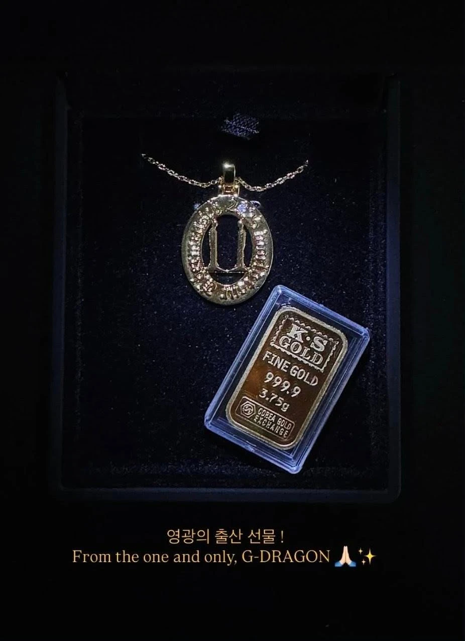 Choáng với độ giàu của G-Dragon: Chủ căn hộ 640 tỷ cho phóng thẳng siêu xe vào phòng khách, hết mua nhà đến tặng vàng 9999 cho nhân viên Choáng với độ giàu của G-Dragon: Chủ căn hộ 640 tỷ cho phóng thẳng siêu xe vào phòng khách, hết mua nhà đến tặng vàng 9999 cho nhân viên