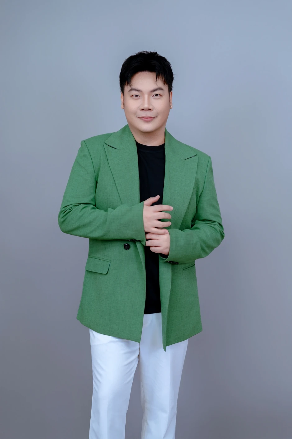 Chủ nhân hit ‘Bậu ơi đừng khóc’ nói lý do thử sức với bolero Chủ nhân hit ‘Bậu ơi đừng khóc’ nói lý do thử sức với bolero