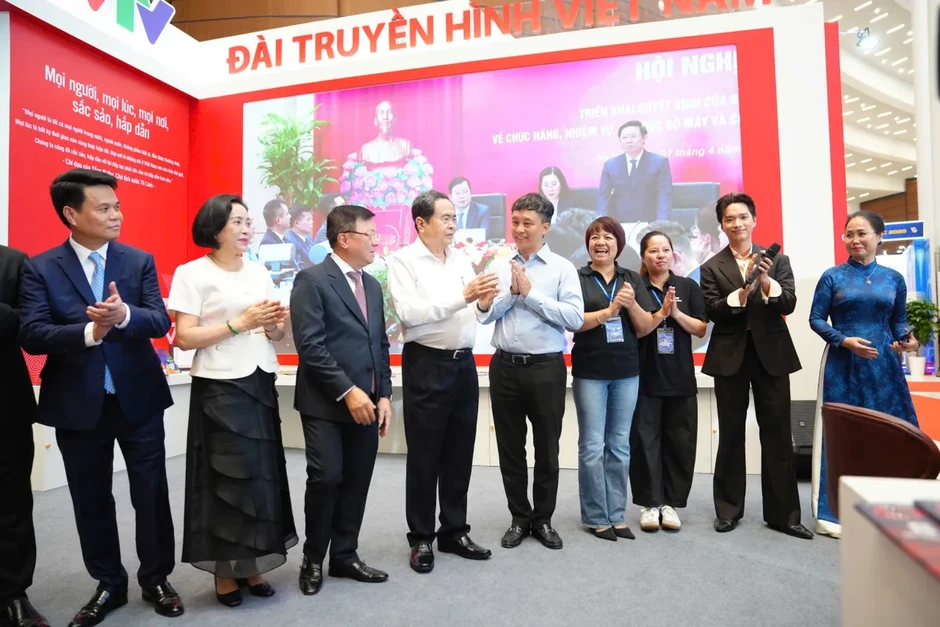 Chủ tịch Quốc hội Trần Thanh Mẫn thăm gian trưng bày của VTV tại Hội báo Toàn quốc năm 2026 Chủ tịch Quốc hội Trần Thanh Mẫn thăm gian trưng bày của VTV tại Hội báo Toàn quốc năm 2026