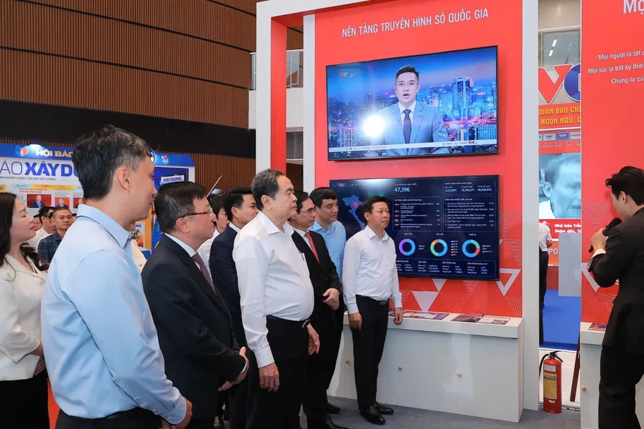 Chủ tịch Quốc hội Trần Thanh Mẫn thăm gian trưng bày của VTV tại Hội báo Toàn quốc năm 2026 Chủ tịch Quốc hội Trần Thanh Mẫn thăm gian trưng bày của VTV tại Hội báo Toàn quốc năm 2026