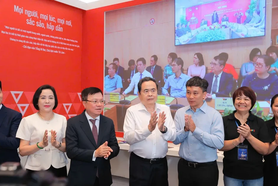 Chủ tịch Quốc hội Trần Thanh Mẫn thăm gian trưng bày của VTV tại Hội báo Toàn quốc năm 2026 Chủ tịch Quốc hội Trần Thanh Mẫn thăm gian trưng bày của VTV tại Hội báo Toàn quốc năm 2026