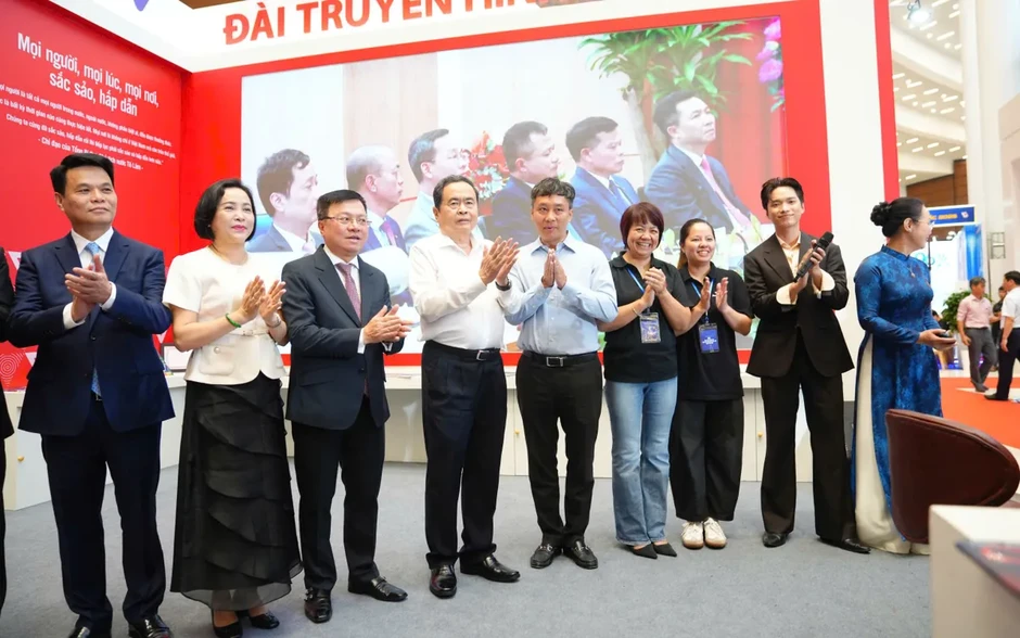 Chủ tịch Quốc hội Trần Thanh Mẫn thăm gian trưng bày của VTV tại Hội báo Toàn quốc năm 2026 Chủ tịch Quốc hội Trần Thanh Mẫn thăm gian trưng bày của VTV tại Hội báo Toàn quốc năm 2026