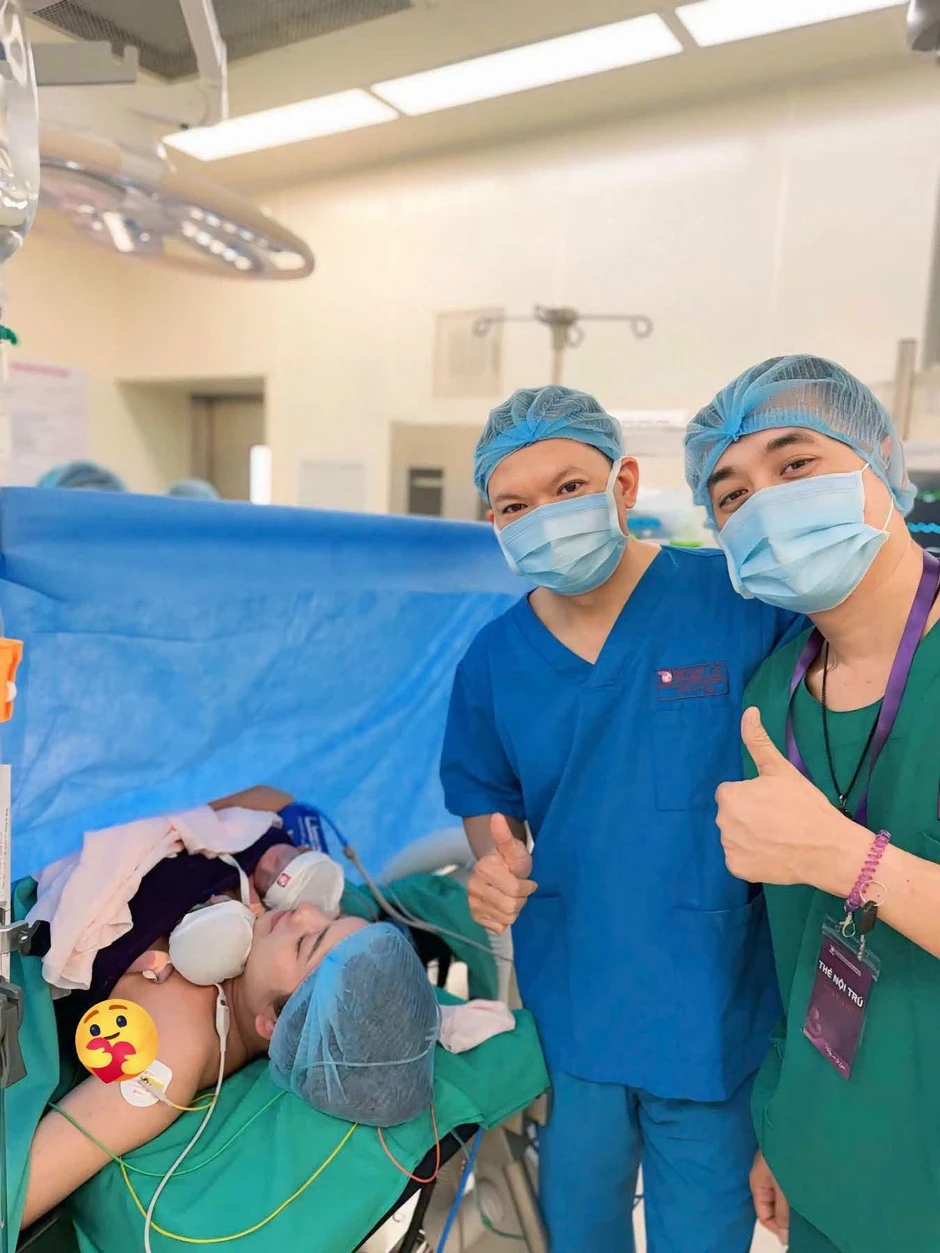 Chưa có trong tiền lệ showbiz Việt: Nữ ca sĩ lần thứ 2 chào đón nhóc tỳ song sinh Chưa có trong tiền lệ showbiz Việt: Nữ ca sĩ lần thứ 2 chào đón nhóc tỳ song sinh