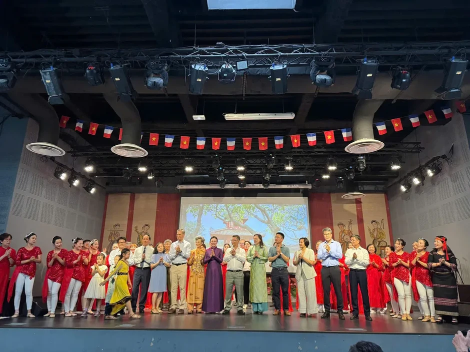 Chuỗi hoạt động văn hóa - khoa học tôn vinh Chủ tịch Hồ Chí Minh tại Pháp Chuỗi hoạt động văn hóa - khoa học tôn vinh Chủ tịch Hồ Chí Minh tại Pháp