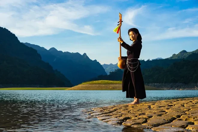 Chương trình nghệ thuật thực cảnh 'Long mạch Nà Hang' đưa khán giả nhập vai Chương trình nghệ thuật thực cảnh 'Long mạch Nà Hang' đưa khán giả nhập vai