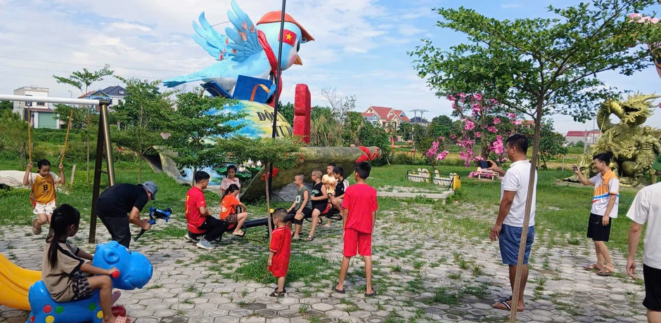 Chuyện nhà thời nay: Chuyện về người cha biến khu vườn nhà thành thiên đường tuổi thơ Chuyện nhà thời nay: Chuyện về người cha biến khu vườn nhà thành thiên đường tuổi thơ