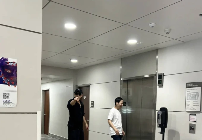 Chuyện tình của chủ tịch showbiz và "nàng thơ" vừa công khai con đầu lòng chỉ toàn là giả dối?
