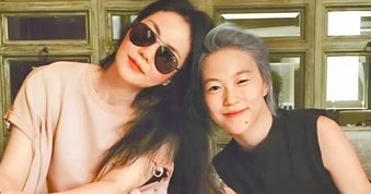 Chuyện tình đồng giới gây tò mò của con gái “thiên hậu” Vương Phi
