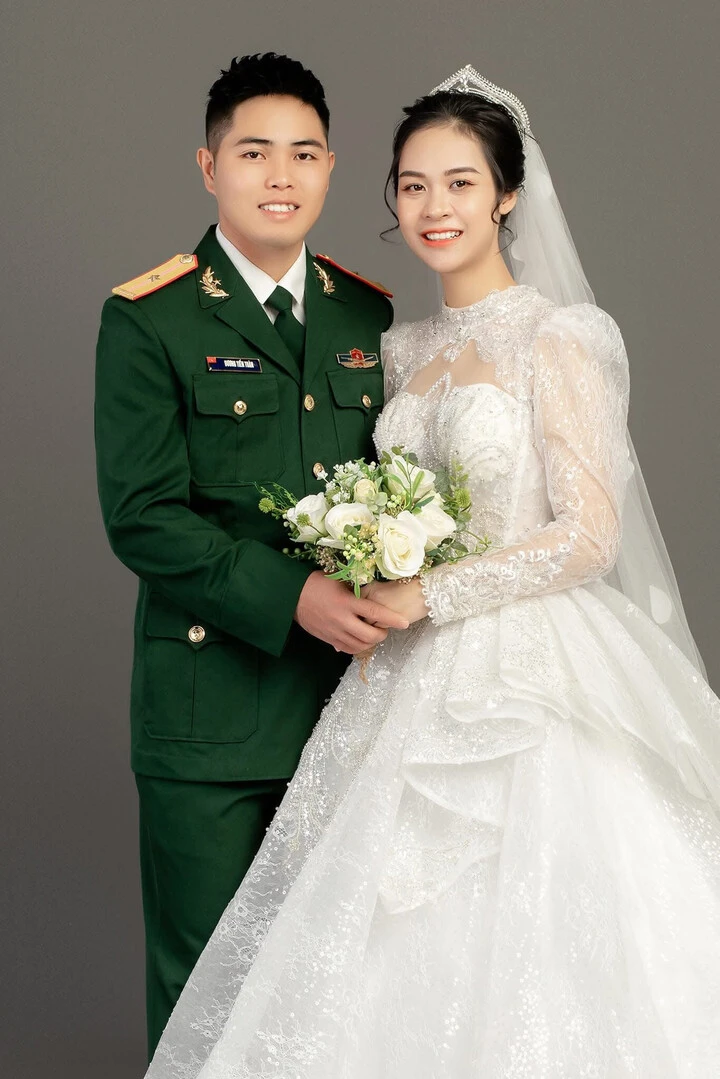 Chuyện tình từ Sao nhập ngũ: Hòa Minzy – Thăng Văn Cương không phải cặp duy nhất Chuyện tình từ Sao nhập ngũ: Hòa Minzy – Thăng Văn Cương không phải cặp duy nhất